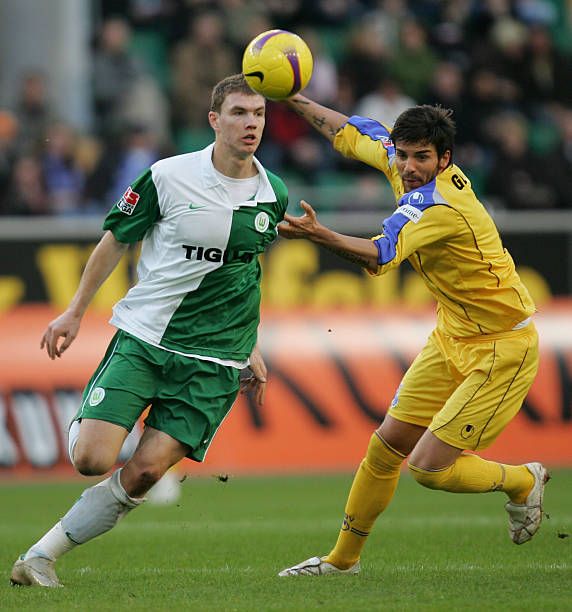 题迫使他暂 题迫使他暂